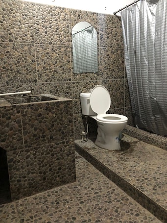 Classic Apartment, Mountain View | Bathroom. Hostal Los Planes De Renderos