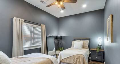 Walk to Dtwn Sedalia! Family & Nurses Hub w/ Deck