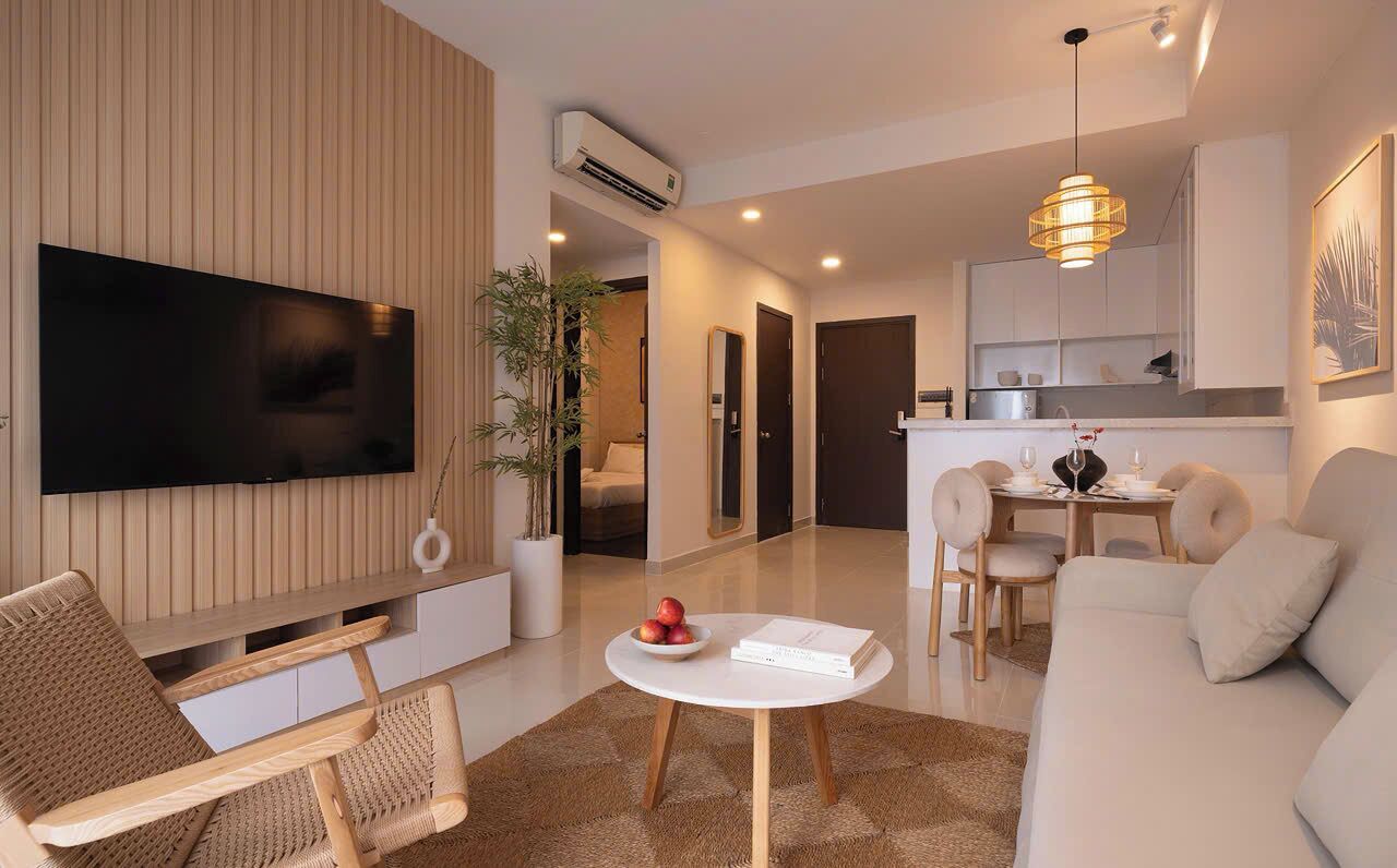 Apartamento familiar, balcón, vistas a la ciudad | Zona de estar | Smart TV de 49 pulgadas con canales por cable, Netflix