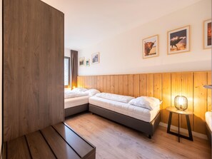 3 bedrooms, bed sheets - Hambachtal Boutique Resort Stay (Oberhambach)