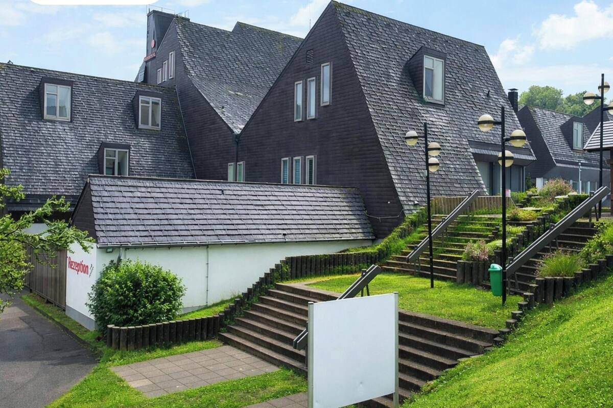 Classic Apartment, 2 Bedrooms | Reception