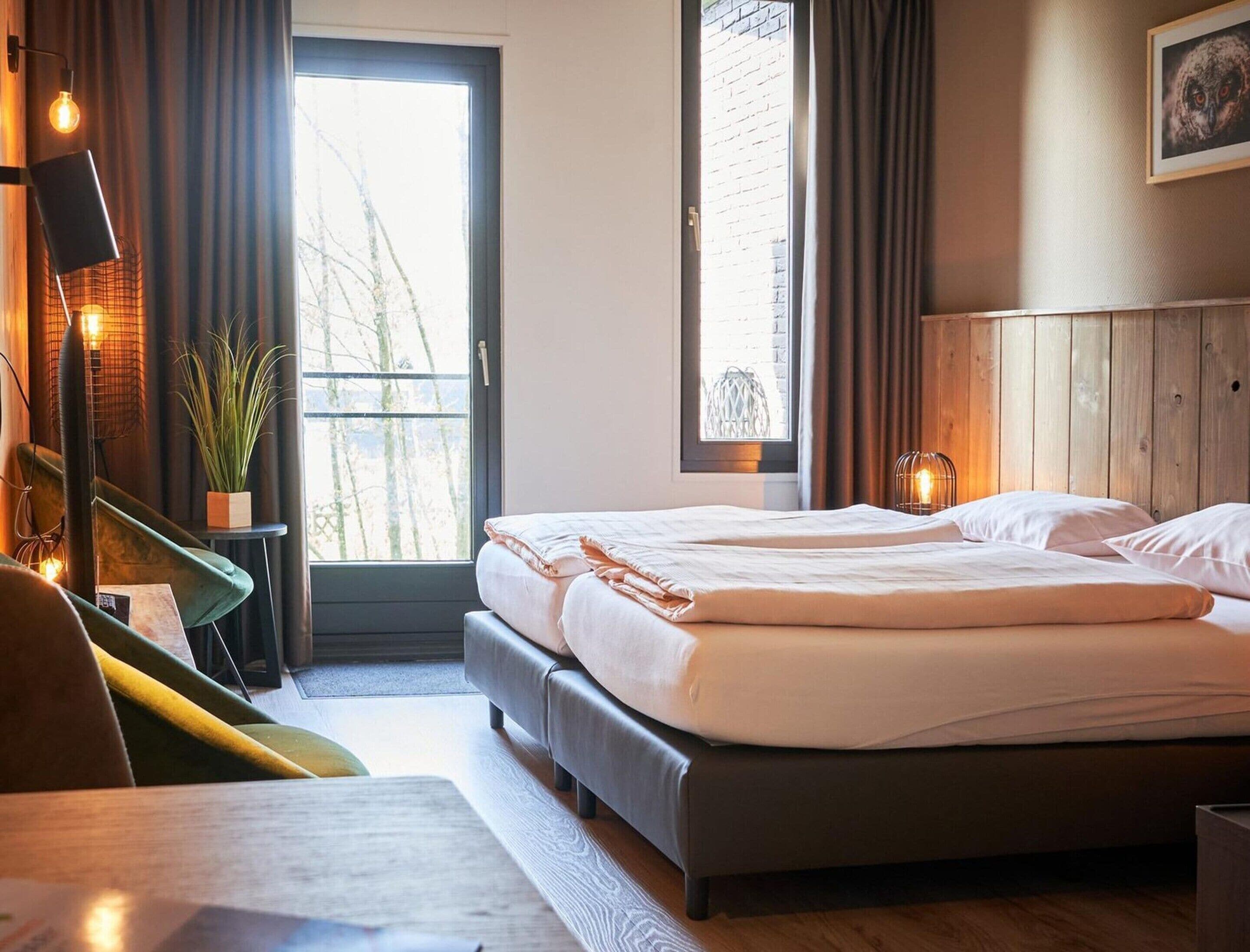 3 bedrooms, bed sheets