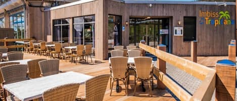 Classic Apartment, 3 Bedrooms | Outdoor dining