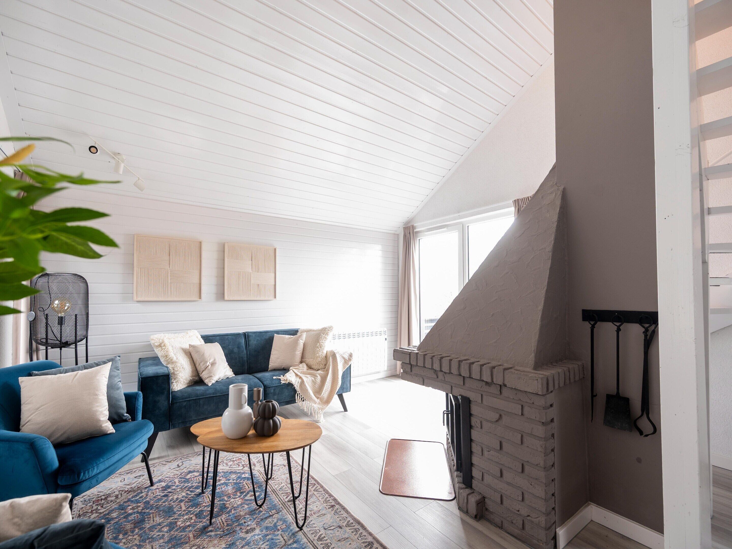 Deluxe House, 2 Bedrooms | Living room
