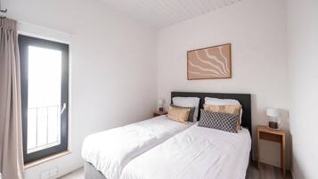 2 bedrooms, bed sheets