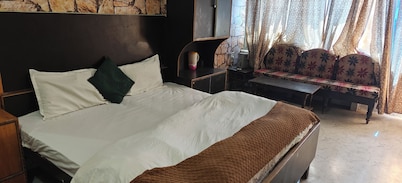 Hotel Manali