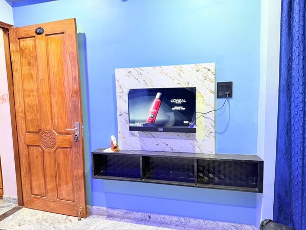 Unclassified image, 1 of 7, button - Om Sai Ram Paying Guest House (Varanasi)