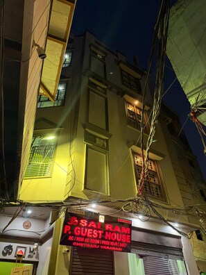 Unclassified image, 2 of 7, button - Om Sai Ram Paying Guest House (Varanasi)