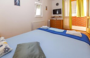 1 bedroom, iron/ironing board, travel cot, free WiFi - Stunning apartment in Brela with WiFi (Brela)