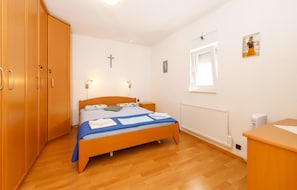 1 bedroom, iron/ironing board, travel cot, free WiFi - Stunning apartment in Brela with WiFi (Brela)