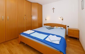 1 bedroom, iron/ironing board, travel cot, free WiFi - Stunning apartment in Brela with WiFi (Brela)