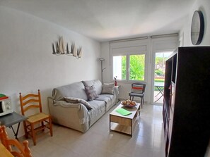 TV - Lovely flat with pool and terrace. HUTG-006152 (l'Escala)