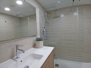Bathroom - Lovely flat with pool and terrace. HUTG-006152 (l'Escala)