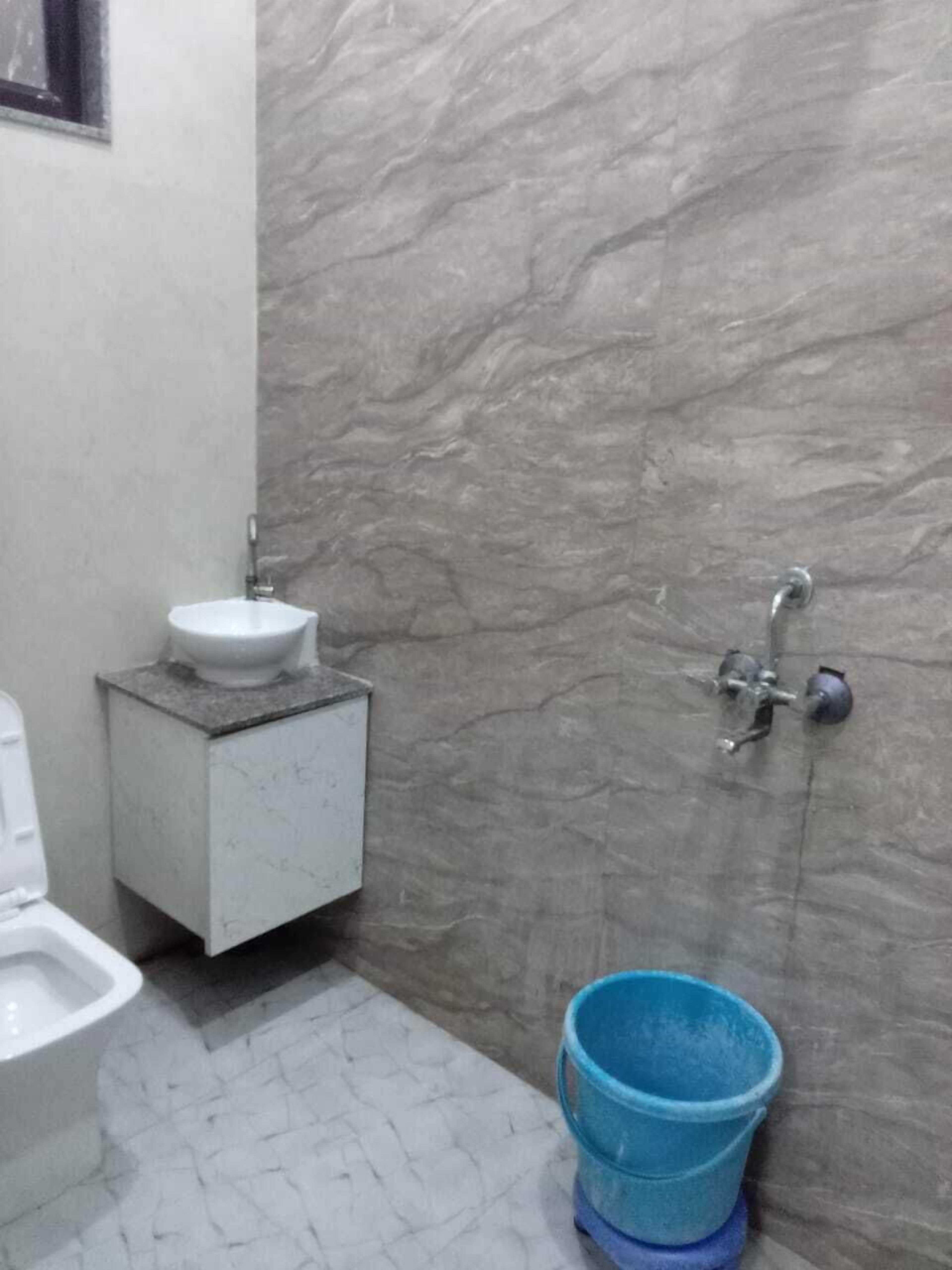 Shower, towels, soap, shampoo