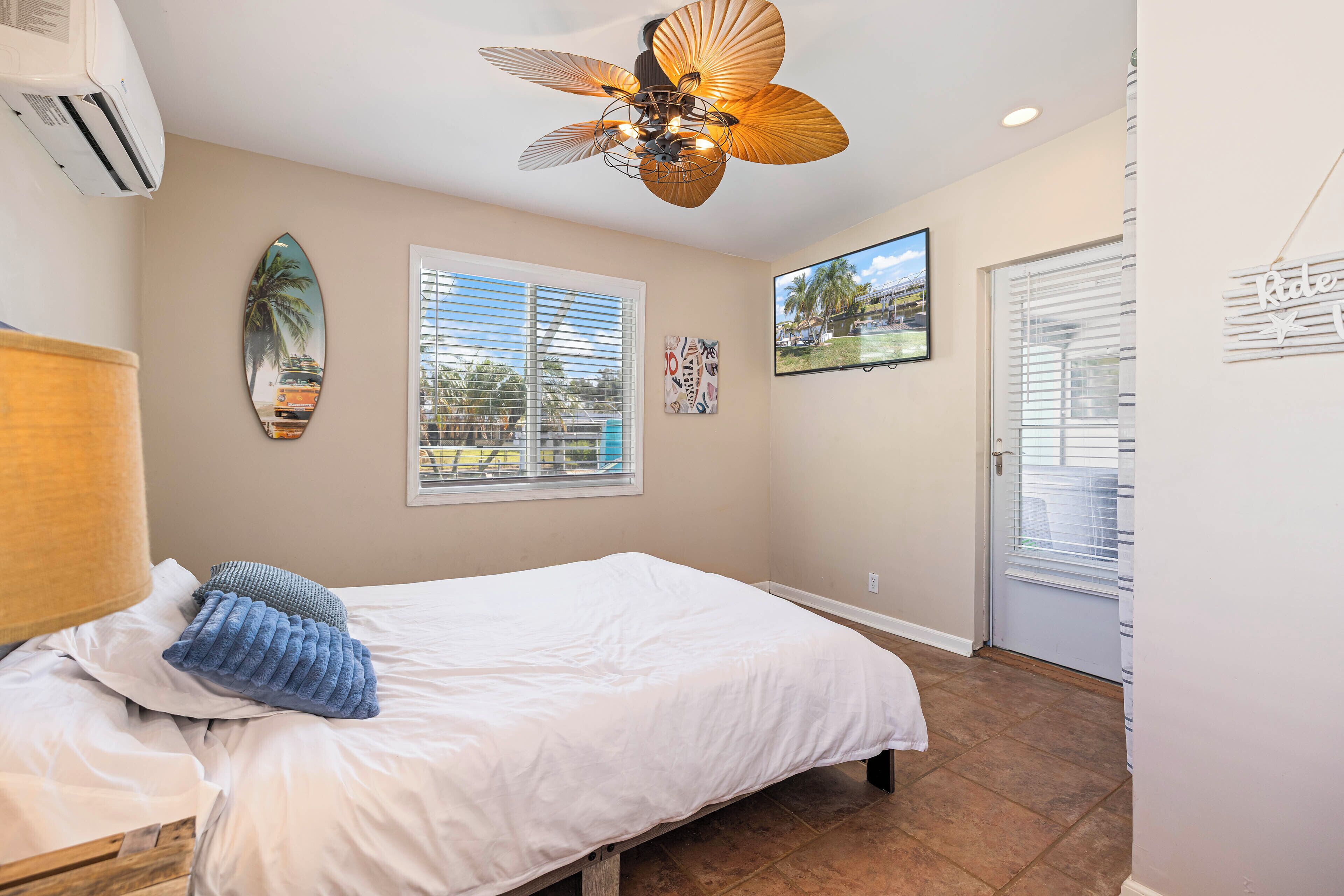 4 bedrooms, desk, iron/ironing board, travel cot