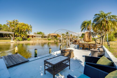 Heated Pool & Boat Dock! Port Charlotte Getaway