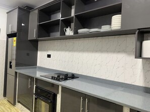 Private kitchen - Tree fort property 2 in North Legon (Accra)