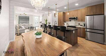 Modern Haven | Family Luxury | 15 min to WEM & DT