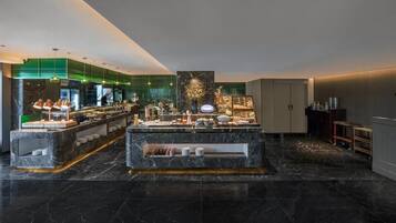 Free daily buffet breakfast