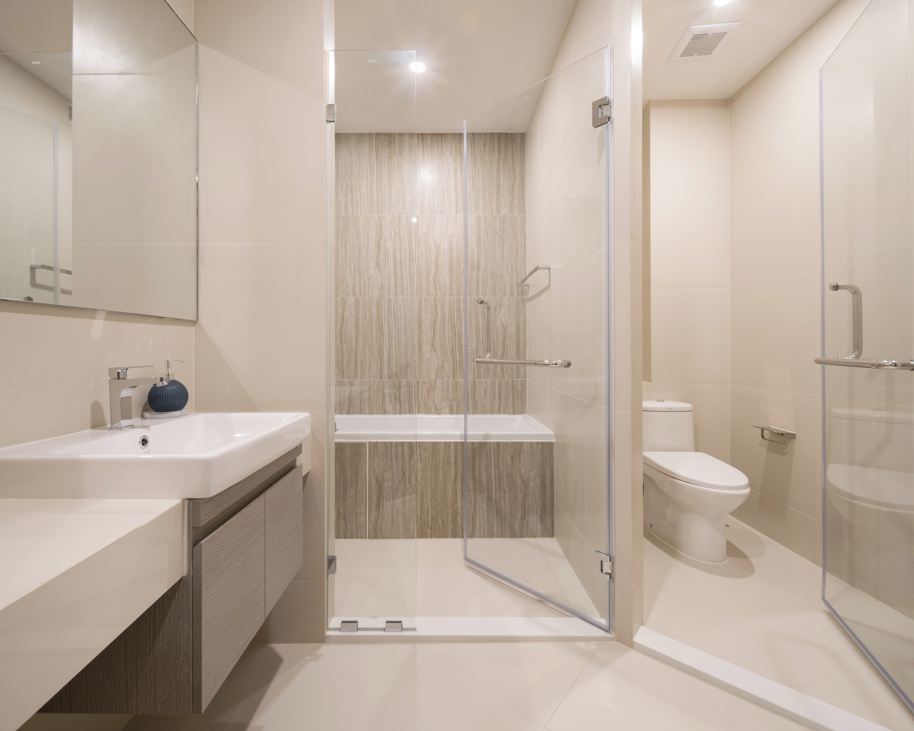 Apartment, 2 Bedrooms | Bathroom | Bathrobes