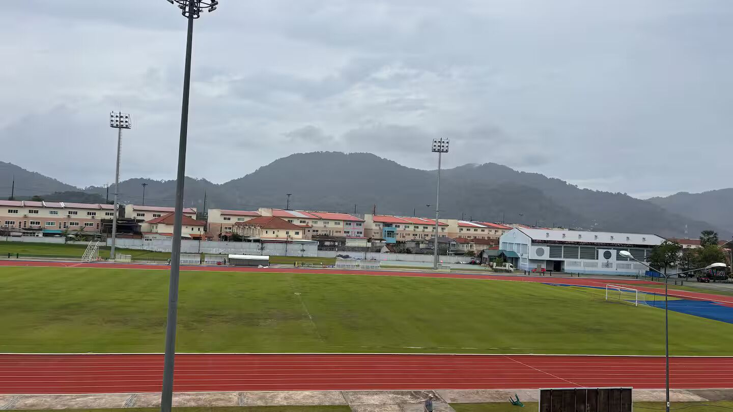 Studio, uitzicht op zwembad