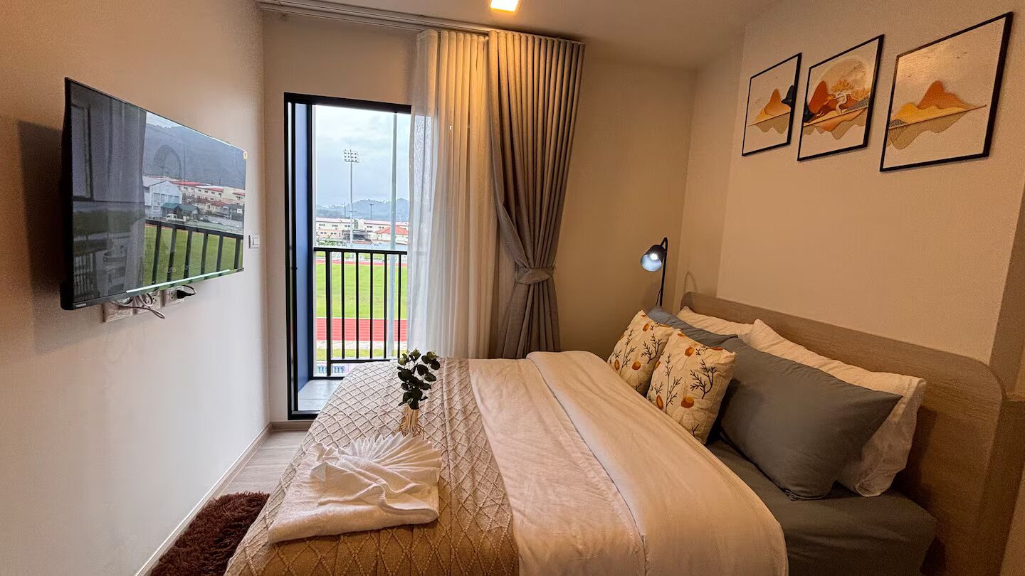 Studio, bassengutsikt