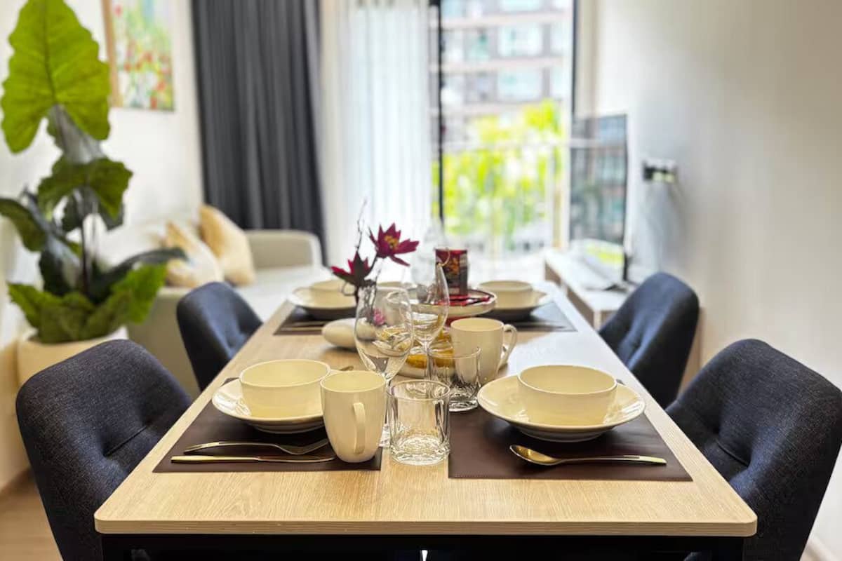 Condo, 2 Bedrooms, Pool View | Living area