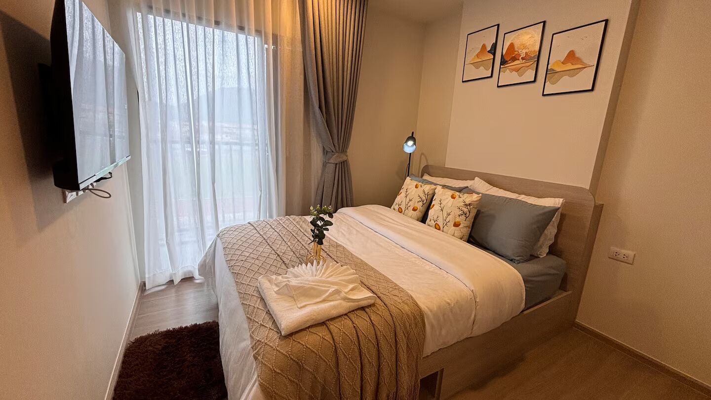 Studio, uitzicht op zwembad