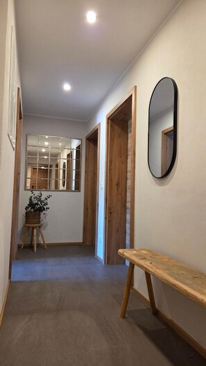Interior - Simon vacation apartment, 90 m², 2-6 persons, eat-in kitchen, 3 bedrooms, shower/WC + WC, balcony (Staudach-Egerndach)