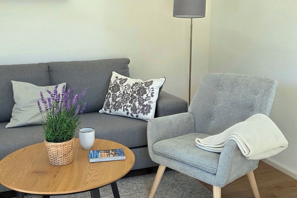 Ferienwohnung Simon, 90 m², 2-6 Personen, Wohnküche, 3 Schlafzimmer, Du/WC + WC, Balkon-Wohnzimmer