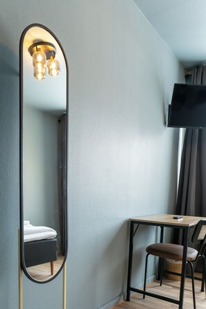 Economy Single Room, City View | Premium bedding, laptop workspace, iron/ironing board, free WiFi