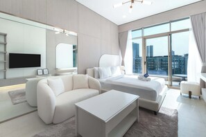 Iron/ironing board, WiFi, bed sheets - Free housekeeping visits during your stay - StayShort - Elegant Studio in JVC that Sleeps 2 (Jumeirah Village Circle)