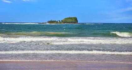 Mudjimba Esplanade Villa - Pet Friendly