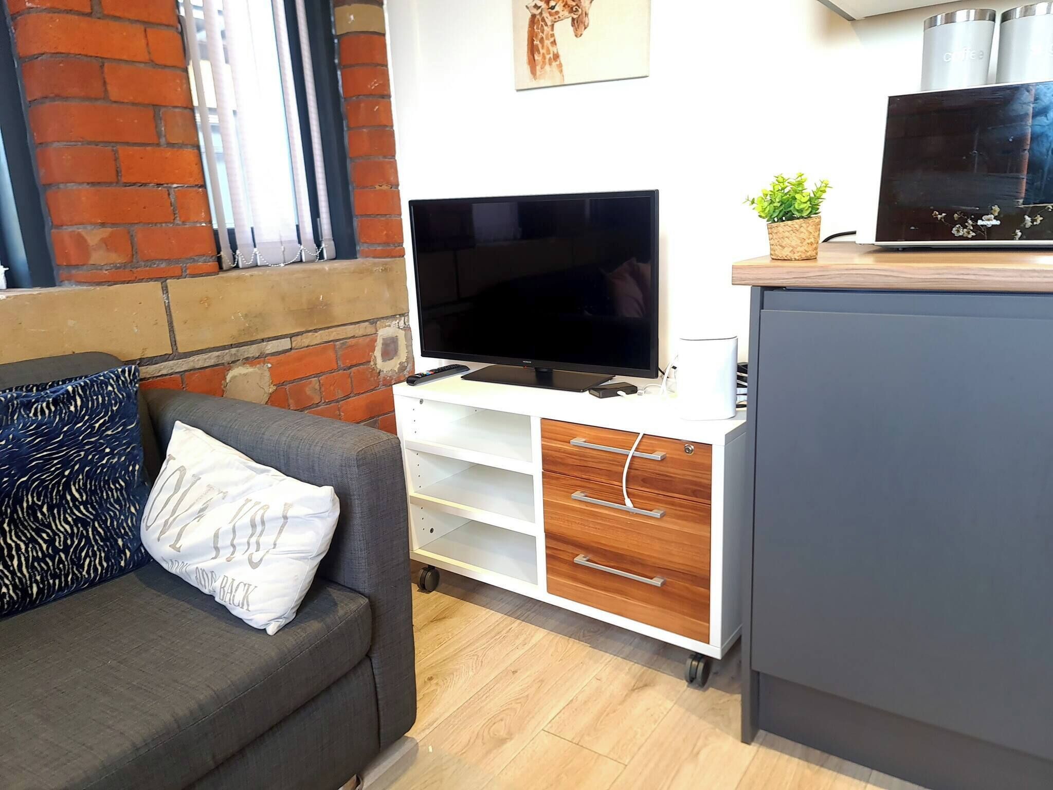 Apartment, 2 Bedrooms | Room amenity