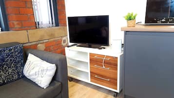 Apartment, 2 Bedrooms | Room amenity