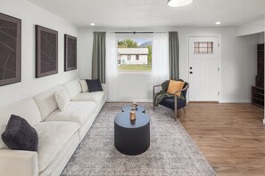 Unclassified image, 4 of 22, button - Railside Glacier Retreat. Cozy 5-Bedroom Retreat Near Glacier National Park! (Columbia Falls)