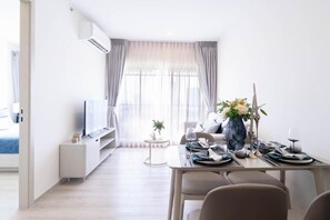 Apartment, City View | Dining