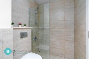 Bathroom - Bloomfields New STU in Oasis Masdar  (Abu Dhabi)