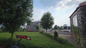 Property grounds - Chandraprabha Sky Jawai Resort (Sumerpur)