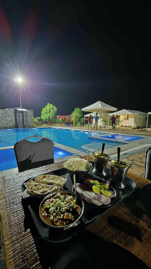 Outdoor pool - Chandraprabha Sky Jawai Resort (Sumerpur)