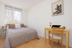 1 bedroom, desk, iron/ironing board, travel cot - Functional Apartment | Workspace, Balcony (Warszawa)