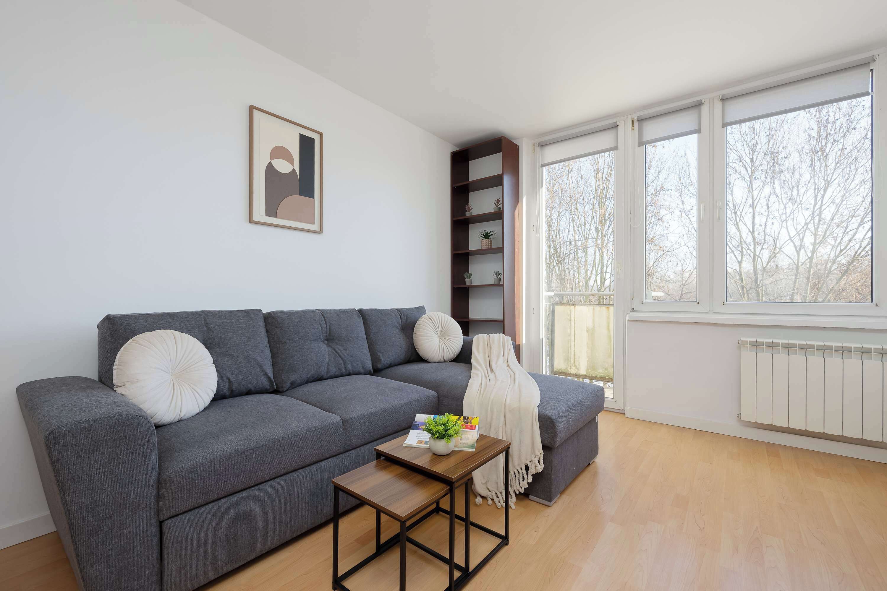 Televisión y oficina 