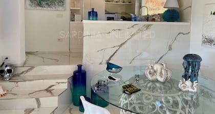 Villa Ismarea: an elegant retreat with a private pool just a few steps from the sea - Sardinia U...