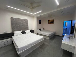 Imej tidak diklasifikasikan, 4 daripada 8, butang