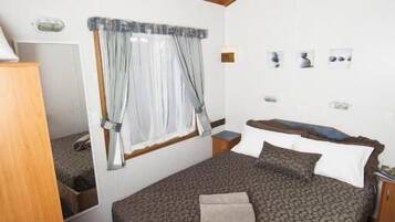 Vila luxo, sacada, vista para o jardim