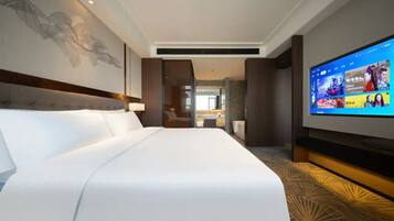 Morandi Suite | Desk, laptop workspace, blackout drapes, soundproofing