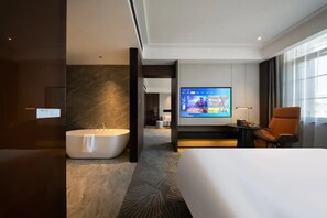 Morandi Suite | Desk, laptop workspace, blackout drapes, soundproofing - Giorgio Morandi Hotel (Nanjing Yueyahu & NUAA) (Nanjing)