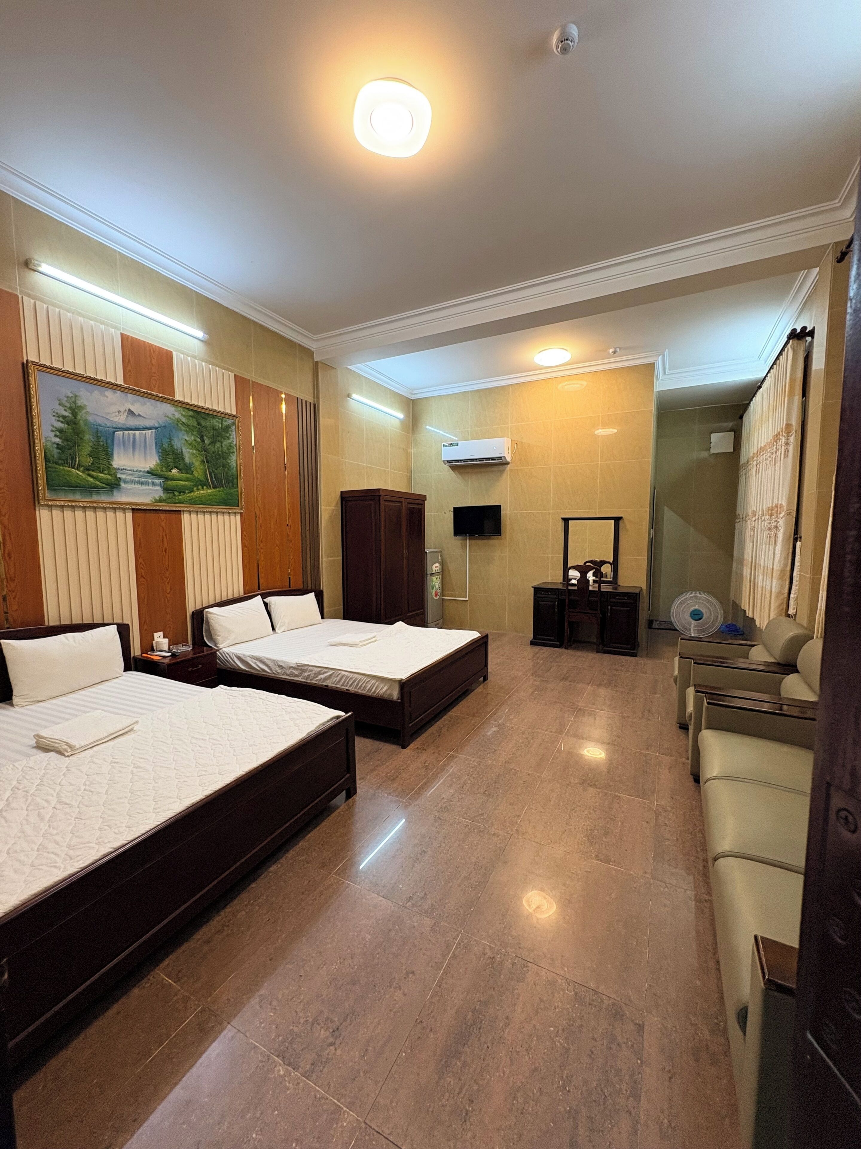 Phòng đôi hoặc 2 giường đơn Deluxe | Bàn, truy cập Internet không dây miễn phí 