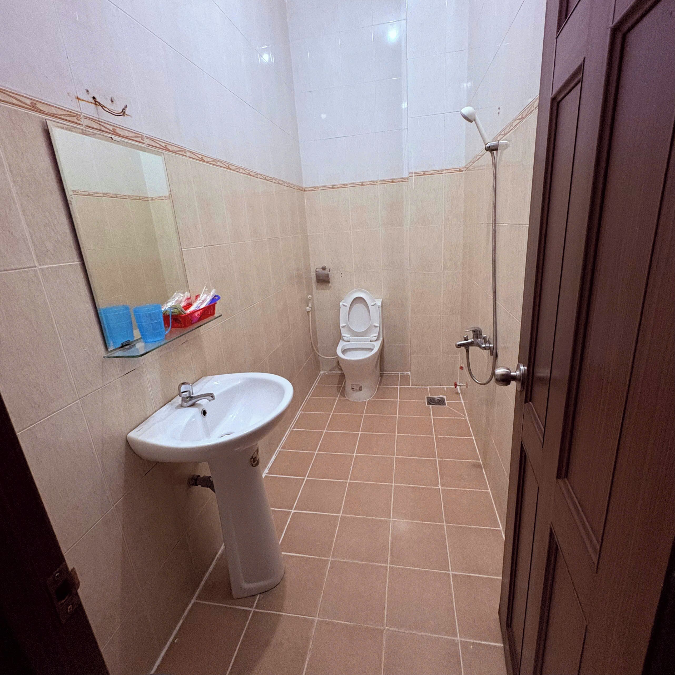 Doppia Basic uso singolo | Bagno | Doccia, asciugamani, sapone, shampoo