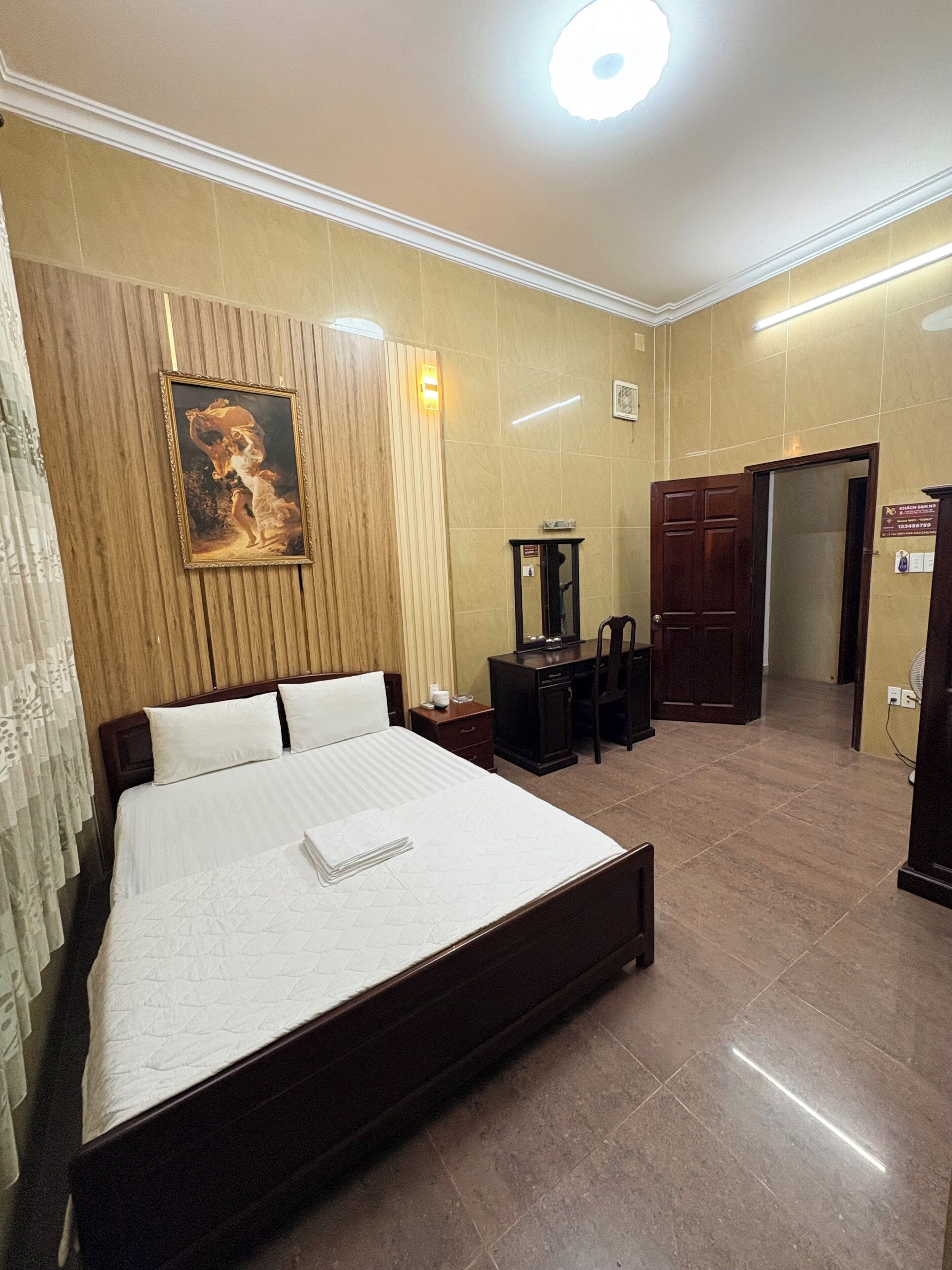 Phòng đơn cơ bản | Bàn, truy cập Internet không dây miễn phí 